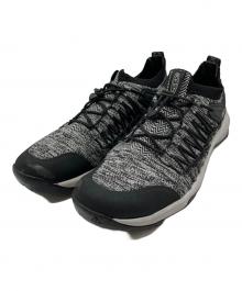 KEEN（キーン）の古着「スニーカー」｜ブラック×グレー