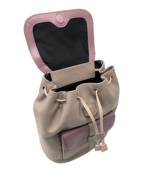 PAUL SMITH（ポールスミス）PAUL SMITH (ポールスミス) バックパック　インセットスワールポケット レザーリュック ベージュの古着・服飾アイテム