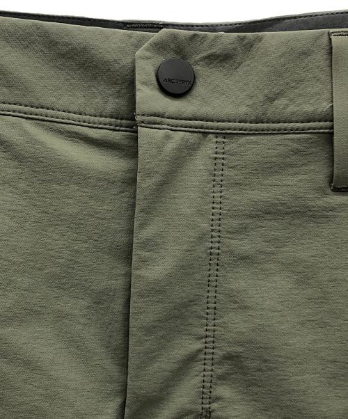 ARC'TERYX（アークテリクス）ARC'TERYX (アークテリクス) カーゴパンツ カーキ サイズ:36の古着・服飾アイテム