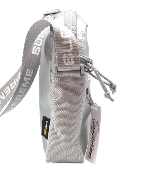 SUPREME（シュプリーム）SUPREME (シュプリーム) ショルダーバッグ シルバーの古着・服飾アイテム