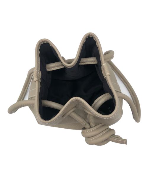 VASIC（ヴァジック）VASIC (ヴァジック) バッグ BOND MINI ベージュの古着・服飾アイテム