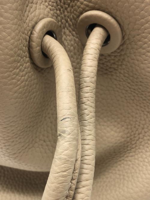 VASIC（ヴァジック）VASIC (ヴァジック) バッグ BOND MINI ベージュの古着・服飾アイテム