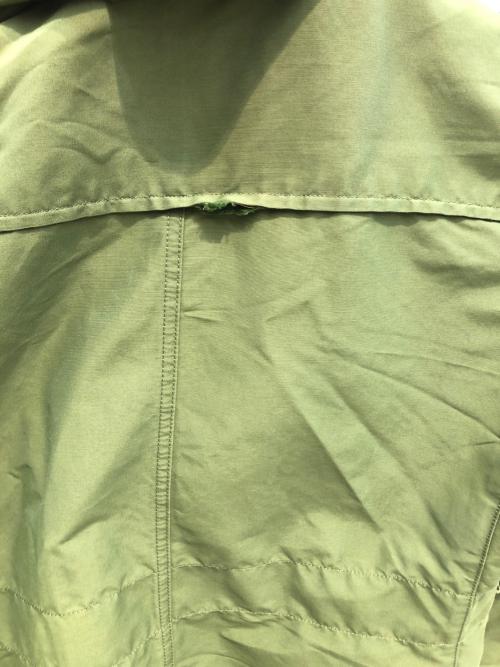 BURBERRY BLACK LABEL（バーバリーブラックレーベル）BURBERRY BLACK LABEL (バーバリーブラックレーベル) マウンテンパーカー カーキ×レッド サイズ:Mの古着・服飾アイテム