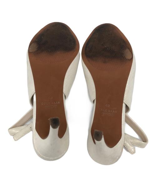 COLE HAAN（コールハーン）COLE HAAN (コールハーン) マヤ スリング バック パンプス ホワイト サイズ:6Bの古着・服飾アイテム