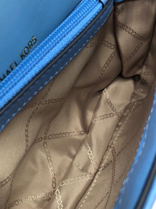 MICHAEL KORS（マイケル・コース）MICHAEL KORS (マイケルコース) チェーンショルダーバッグ　キルティングデザイン スカイブルーの古着・服飾アイテム