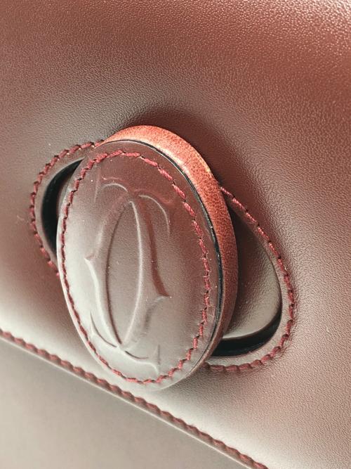 Cartier（カルティエ）Cartier (カルティエ) ターンロックショルダーバッグ　マストライン ワインレッドの古着・服飾アイテム