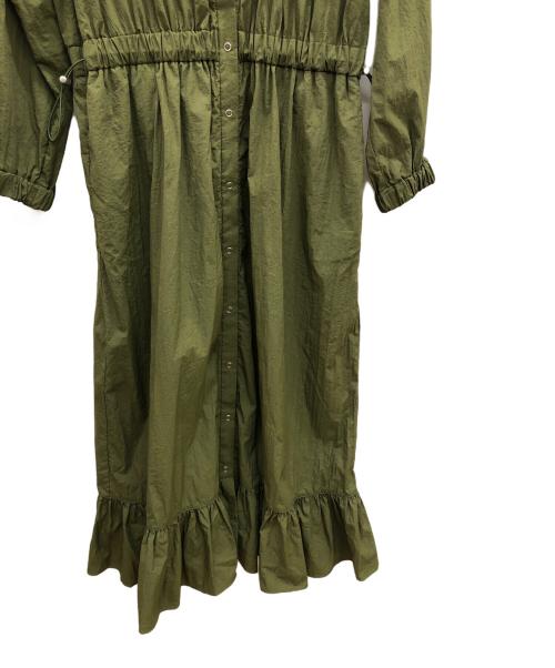 YEAR（イヤー）YEAR (イヤー) ワンピース グリーン サイズ:Free 未使用品の古着・服飾アイテム