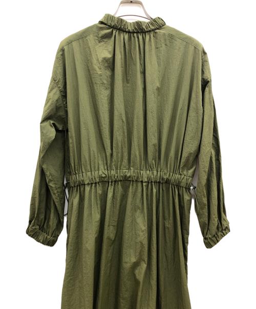 YEAR（イヤー）YEAR (イヤー) ワンピース グリーン サイズ:Free 未使用品の古着・服飾アイテム