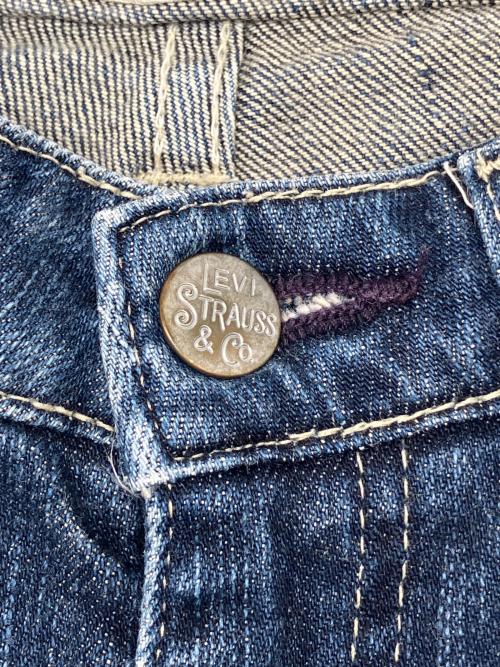 LEVI'S（リーバイス）LEVI'S (リーバイス) 00sベルボトムパンツ 2003年製 釦裏J30 古着 ブルー サイズ:W28の古着・服飾アイテム
