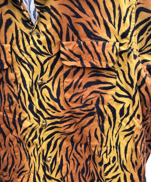 Dry Bones（ドライボーンズ）Dry Bones (ドライボーンズ) レオパード柄シャツ オレンジ×ブラック サイズ:38(M)の古着・服飾アイテム