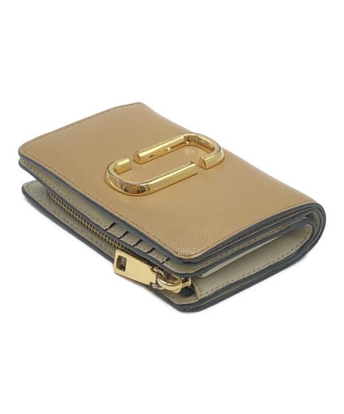 MARC JACOBS（マークジェイコブズ）MARC JACOBS (マークジェイコブス) 2つ折り財布 ベージュ×グリーンの古着・服飾アイテム