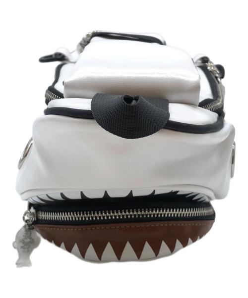 MORN CREATIONS（モーンクリエイションズ）MORN CREATIONS (モーンクリエイションズ) シャークショルダーバッグ ホワイトの古着・服飾アイテム