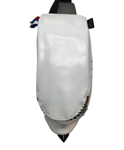 MORN CREATIONS（モーンクリエイションズ）MORN CREATIONS (モーンクリエイションズ) シャークショルダーバッグ ホワイトの古着・服飾アイテム