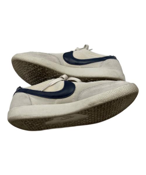 NIKE（ナイキ）NIKE (ナイキ) スニーカー ホワイト×ネイビー サイズ:26の古着・服飾アイテム
