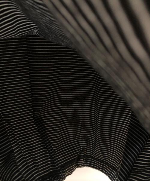 is-ness（イズネス）is-ness (イズネス) 半袖カットソー ホワイト×ブラック サイズ:Mの古着・服飾アイテム