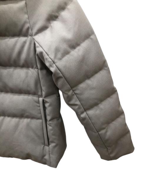 nano・universe（ナノ・ユニバース）nano・universe (ナノ・ユニバース) NISHIKAWA (ニシカワ) ダウンジャケット ベージュ サイズ:Ｍの古着・服飾アイテム