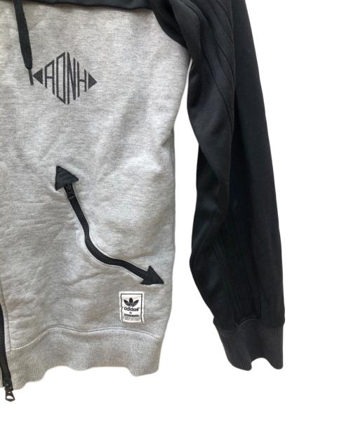 adidas（アディダス）adidas (アディダス) NEIGHBORHOOD (ネイバーフッド) ジップパーカー グレー×ブラック サイズ:Ｍの古着・服飾アイテム