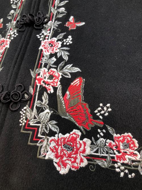 iS ScoLar（イズ スカラー）iS ScoLar (イズ スカラー) 刺繍入りジップコート ブラック サイズ:Mの古着・服飾アイテム