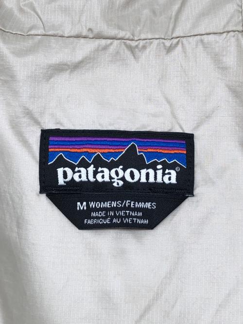 Patagonia（パタゴニア）Patagonia (パタゴニア) マウンテンパーカー　スカイフォレスト ベージュ×イエロー サイズ:Mの古着・服飾アイテム