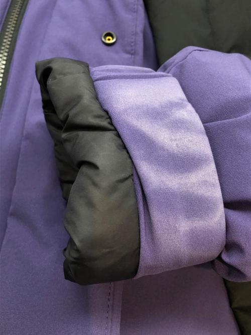 FIRST DOWN（ファーストダウン）FIRST DOWN (ファーストダウン) ダウンジャケット パープル×ブラック サイズ:M（身長154～162）の古着・服飾アイテム