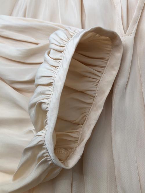 emmi atelier（エミアトリエ）emmi atelier (エミアトリエ) 長袖ワンピース　20SS ベージュの古着・服飾アイテム