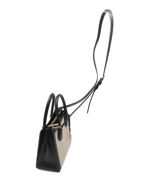 MICHAEL KORS（マイケル・コース）MICHAEL KORS (マイケル・コース) 	Mercer Medium Logo Embossed Cotton Canvas Crossbody Bag ホワイト×ブラックの古着・服飾アイテム