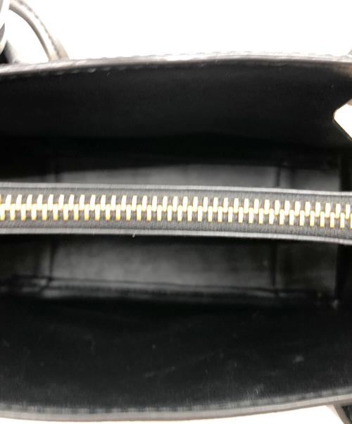 MICHAEL KORS（マイケル・コース）MICHAEL KORS (マイケル・コース) 	Mercer Medium Logo Embossed Cotton Canvas Crossbody Bag ホワイト×ブラックの古着・服飾アイテム