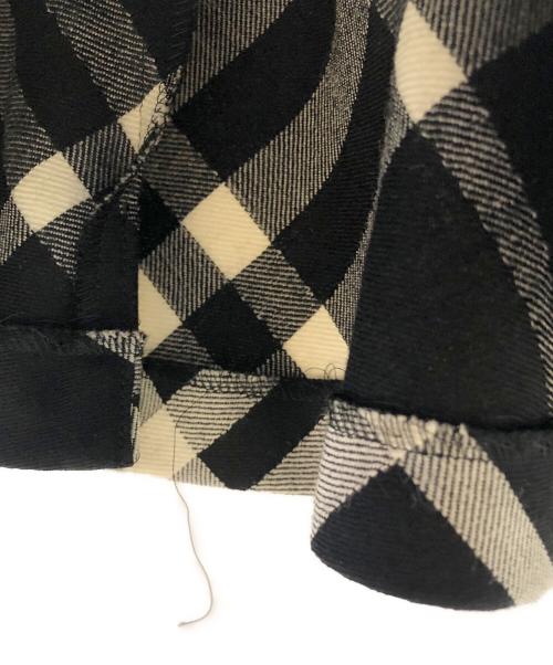 BURBERRY LONDON（バーバリーロンドン）BURBERRY LONDON (バーバリーロンドン) チェックスカート ブラック×アイボリー サイズ:46の古着・服飾アイテム