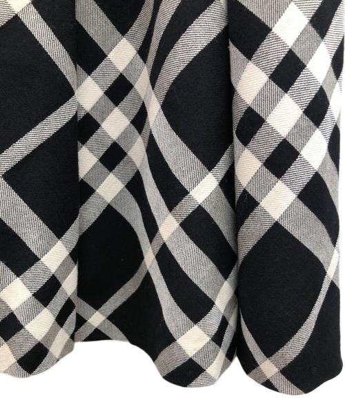 BURBERRY LONDON（バーバリーロンドン）BURBERRY LONDON (バーバリーロンドン) チェックスカート ブラック×アイボリー サイズ:46の古着・服飾アイテム