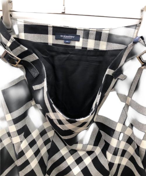 BURBERRY LONDON（バーバリーロンドン）BURBERRY LONDON (バーバリーロンドン) チェックスカート ブラック×アイボリー サイズ:46の古着・服飾アイテム