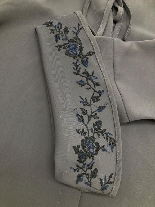 HARE（ハレ）HARE (ハレ) 長袖ブラウス　2WAY刺繍 グレー サイズ:Fの古着・服飾アイテム