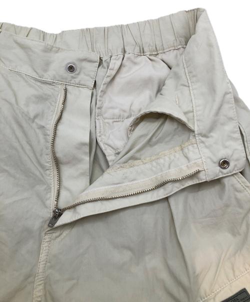 PUBLIC TOKYO（パブリックトウキョウ）PUBLIC TOKYO (パブリックトウキョウ) カーゴパンツ　SHIOTA オーバーダイアシメカーゴ アイボリー サイズ:1の古着・服飾アイテム