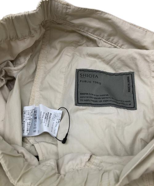 PUBLIC TOKYO（パブリックトウキョウ）PUBLIC TOKYO (パブリックトウキョウ) カーゴパンツ　SHIOTA オーバーダイアシメカーゴ アイボリー サイズ:1の古着・服飾アイテム