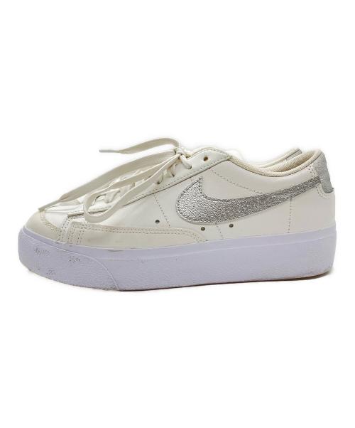 NIKE（ナイキ）NIKE (ナイキ) スニーカー　BLAZER LOW PLATFORM ESS（ブレーザー LOW プラットフォーム ESS） ホワイト サイズ:25cmの古着・服飾アイテム