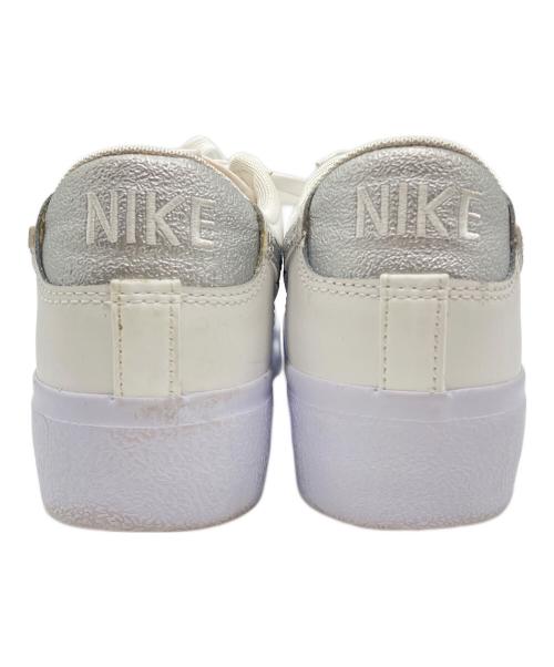 NIKE（ナイキ）NIKE (ナイキ) スニーカー　BLAZER LOW PLATFORM ESS（ブレーザー LOW プラットフォーム ESS） ホワイト サイズ:25cmの古着・服飾アイテム