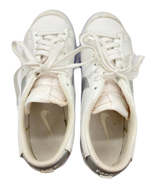 NIKE（ナイキ）NIKE (ナイキ) スニーカー　BLAZER LOW PLATFORM ESS（ブレーザー LOW プラットフォーム ESS） ホワイト サイズ:25cmの古着・服飾アイテム