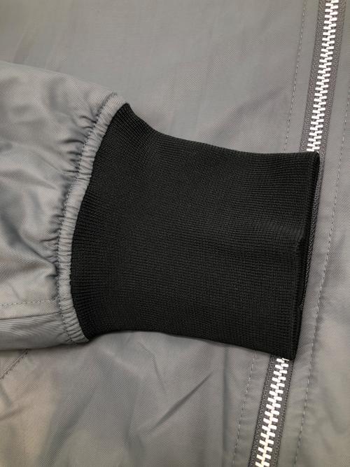 NIKE（ナイキ）NIKE (ナイキ) フィルエアマックスジャケット グレー×ブラック サイズ:Mの古着・服飾アイテム