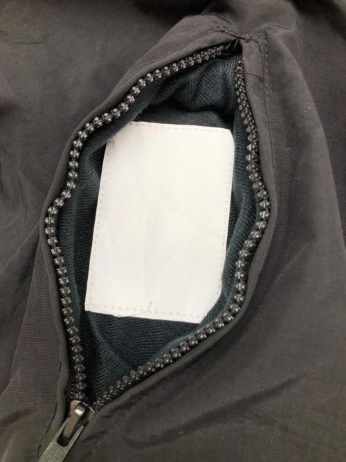 US ARMY（ユーエスアーミー）US ARMY (ユーエスアーミー) ナイロンジャケット　APFU　古着 ブラック×イエロー サイズ:Sの古着・服飾アイテム