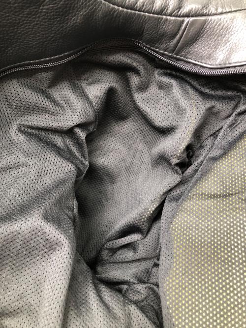 Liugoo Leathers（リューグーレザーズ）Liugoo Leathers (リューグーレザーズ) ライダースジャケット ブラック サイズ:Lの古着・服飾アイテム