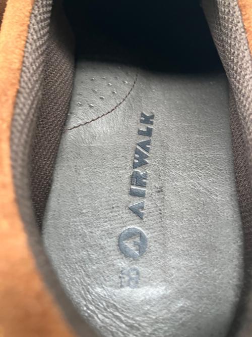 AIR WALK（エアウォーク）AIR WALK (エアウォーク) スウェードスニーカー ブラウン サイズ:26.5の古着・服飾アイテム