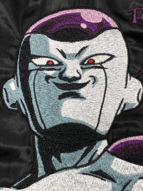 絡繰魂（カラクリタマシイ）絡繰魂 (カラクリタマシイ) ドラゴンボールZ (ドラゴンボールゼット) フリーザ リバーシブルスカジャン パープル×ブラック サイズ:6Lの古着・服飾アイテム