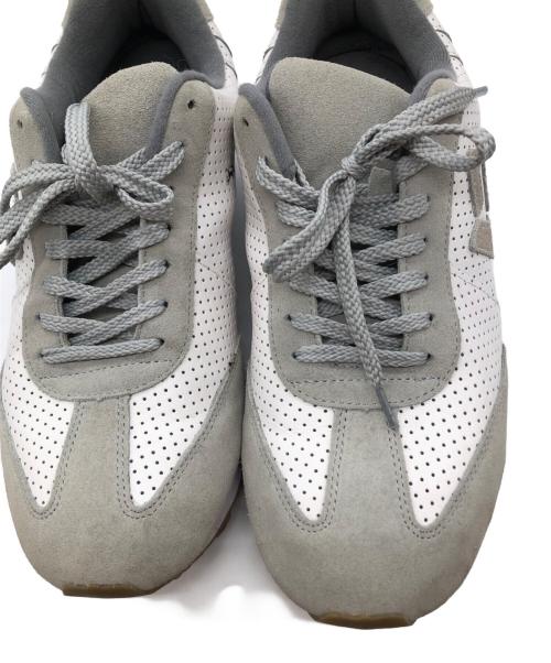 via SANGACIO（ヴィア・サンガチオ）via SANGACIO (ヴィア・サンガチオ) にゅーず BRANDALISED ライトグレー×ホワイト サイズ:29.5cmの古着・服飾アイテム