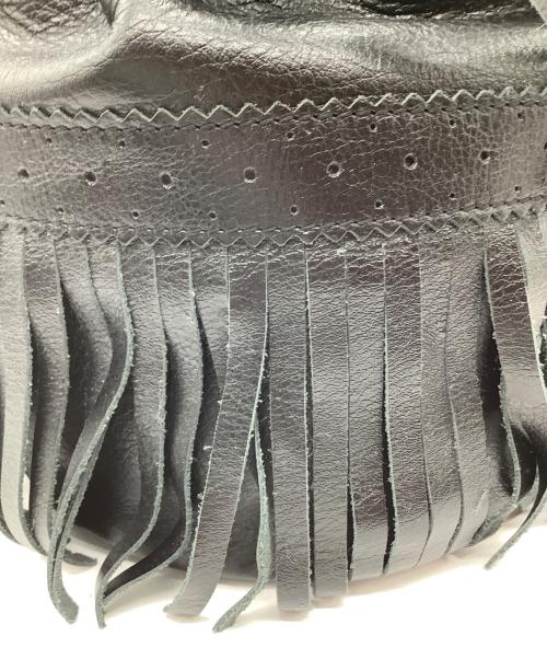 J&M DAVIDSON（ジェイ＆エム デヴィッドソン）J&M DAVIDSON (ジェイ＆エム デヴィッドソン) フリンジショルダーバッグ ブラックの古着・服飾アイテム