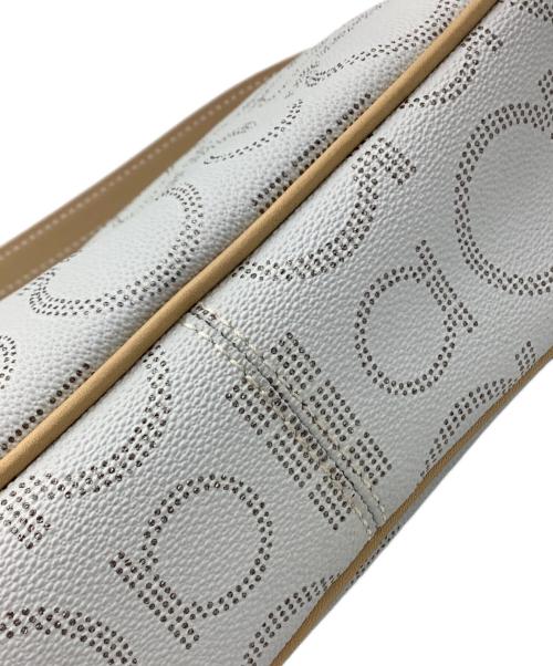 Salvatore Ferragamo（サルヴァトーレ フェラガモ）Salvatore Ferragamo (サルヴァトーレ フェラガモ) ガンチーニプリントPVCハンドバッグ ホワイト×ベージュの古着・服飾アイテム