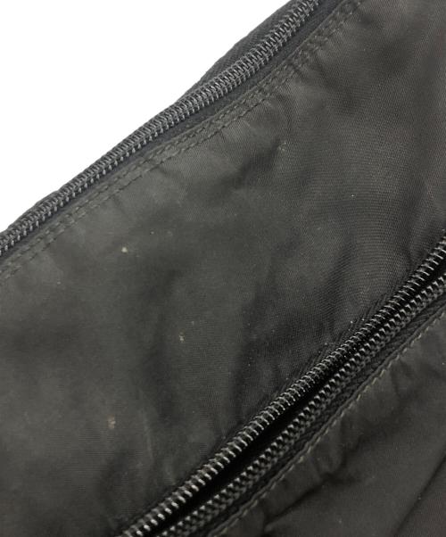 PRADA（プラダ）PRADA (プラダ) ナイロンショルダーバッグ ブラックの古着・服飾アイテム