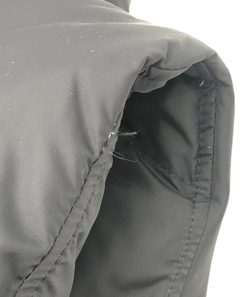 THE NORTH FACE（ザ ノース フェイス）THE NORTH FACE (ザ ノース フェイス) 中綿ベスト　1996 RETRO NUPTSE ブラック×ゴールドカラー サイズ:XSの古着・服飾アイテム