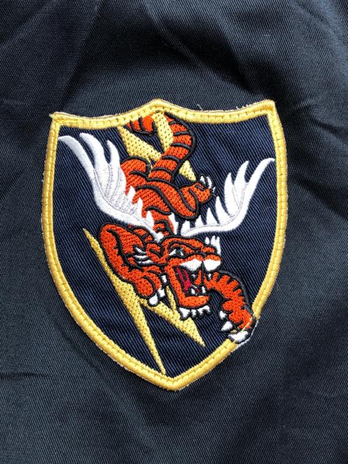 AVIREX（アヴィレックス）AVIREX (アヴィレックス) 長袖シャツ　FLYING TIGERS ブラック×ネイビー サイズ:XLの古着・服飾アイテム