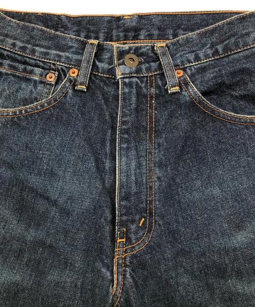 LEVI'S（リーバイス）LEVI'S (リーバイス) 90s 504セルビッチデニムパンツ 1995年4月製 釦裏J22 スモールe 古着 インディゴ サイズ:W29×L36の古着・服飾アイテム
