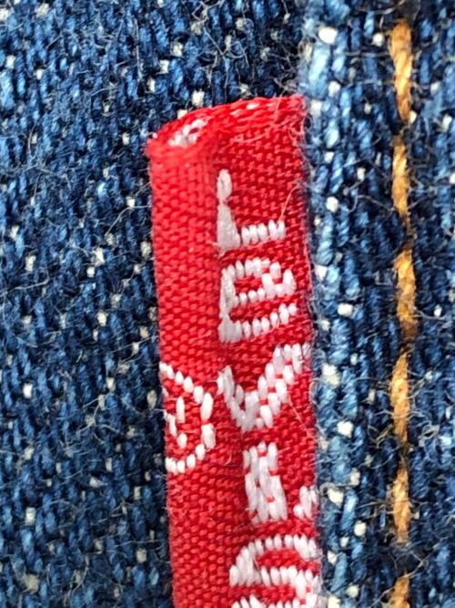 LEVI'S（リーバイス）LEVI'S (リーバイス) 90s 504セルビッチデニムパンツ 1995年4月製 釦裏J22 スモールe 古着 インディゴ サイズ:W29×L36の古着・服飾アイテム