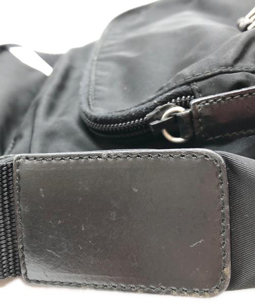 PRADA（プラダ）PRADA (プラダ) ナイロンショルダーバッグ ブラックの古着・服飾アイテム